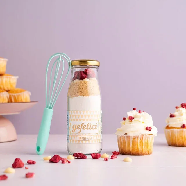Gefelicitaart(je) Bakflesje met garde, Eat your present
