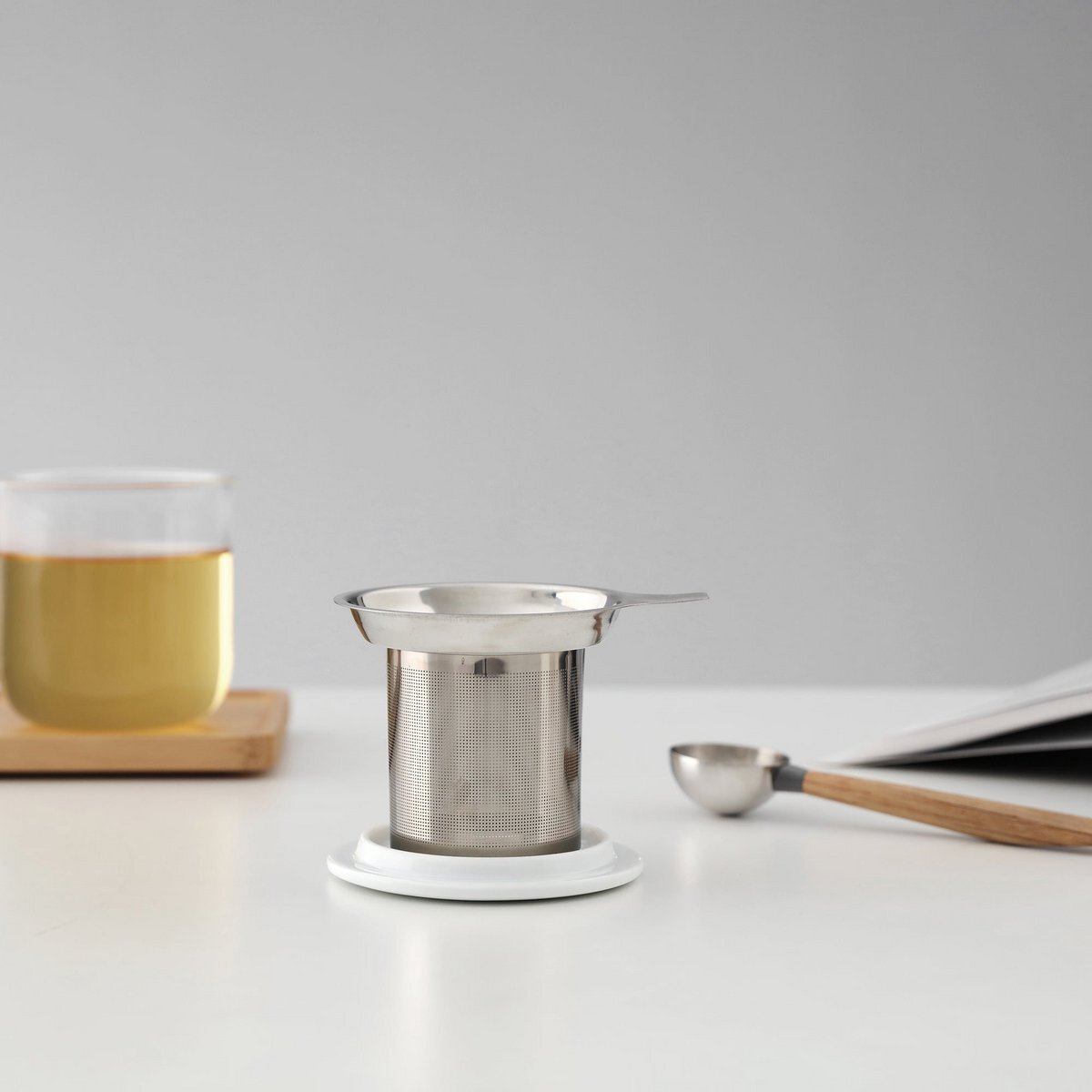VIVA Minima - metalen infuser met keramisch deksel, wit