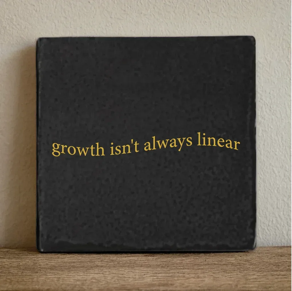 Label2x - Tegeltje 'Growth isn't always linear'